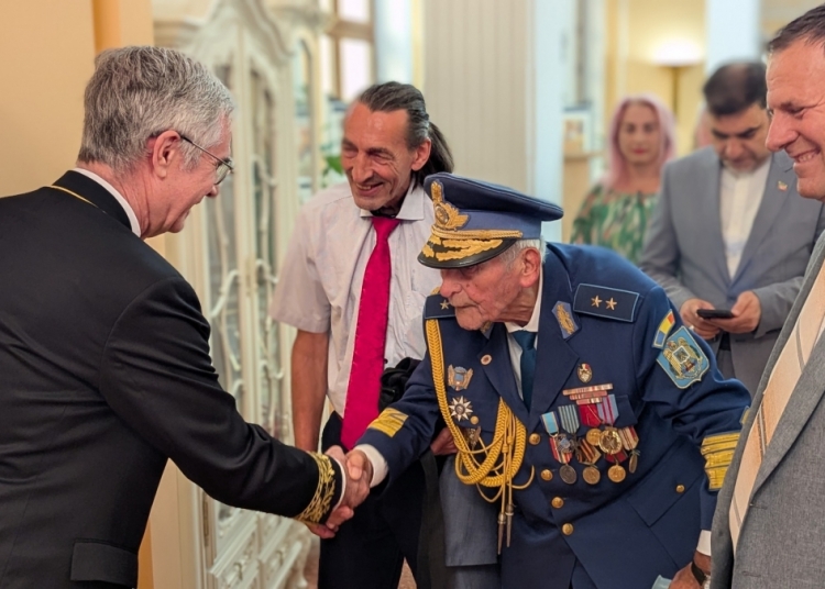 generalul radu theodoru a sarbatorit ziua nationala a rusiei la ambasada de la bucuresti veteranul este implicat in dosarul tradarii de tara instrumentat de diicot 684bde85727b6