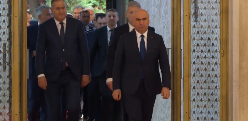guvernul bolojan instalat oficial prima sedinta are loc la palatul victoria 6859978a9e359