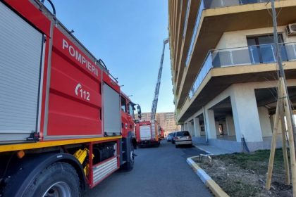 incendiu la etajul 8 al unui bloc din constanta intervin mai multe echipaje isu 686254db27a12