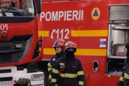 incendiu la un apartament de pe strada nicolae grindeanu din cartierul km 4 5 686105aa8ec22