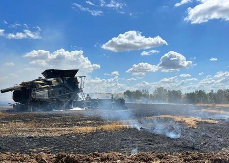 incendiu pe camp la ciocarlia un utilaj agricol a fost cuprins de flacari 6853cd4a61524