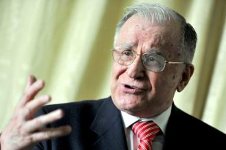 ion iliescu este constient si stabil dar dependent de oxigen 68623e8d6c4ba