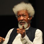 laureatul nobel wole soyinka de 90 de ani pacalit de un taximetrist din otopeni a platit 400 de euro pentru o cursa 686133791d8ed