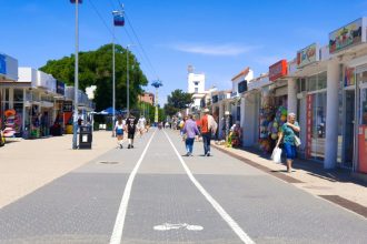 mai multe spatii comerciale din statiunea mamaia zonele perla si cazino scoase la licitatie de confort urban 683e1ac5054aa