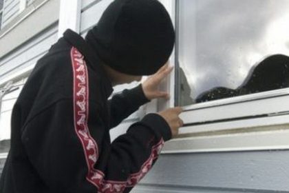 mic dar cooptat un copil de 5 ani a fost dus la doua spargeri de locuinta in constanta 6840d09170492