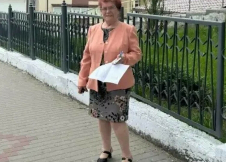 o bunica din neamt a promovat examenul de bacalaureat la 75 de ani 685a998790507