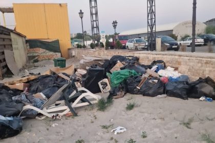 operatorii sectoarelor de plaja care depoziteaza deseurile pe promenada in locuri vizibile si neamenajate amendati de politia locala navodari 6857307e73a76