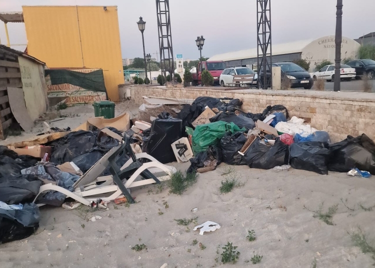 operatorii sectoarelor de plaja care depoziteaza deseurile pe promenada in locuri vizibile si neamenajate amendati de politia locala navodari 6857307e73a76