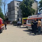 panica la un loc de joaca tavanul s a prabusit peste mai multi copii si adulti 6844384698305