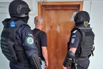 perchezitii la angajatii unui operator de telefonie care au incheiat 1000 de contracte fictive pentru a si insusi comisioanele si bunurile oferite de societate 68414c929d027