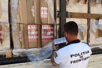 politisti de frontiera cercetati dupa ce au furat tigari de contrabanda din camera de corpuri delicte 685a5462b296a