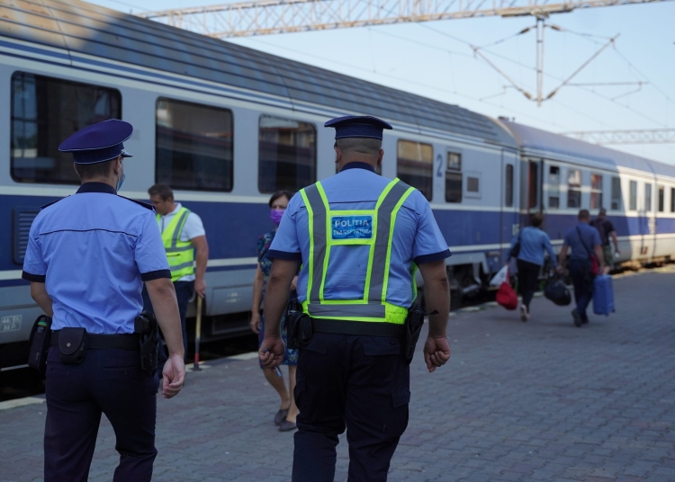 politistii de la transporturi din constanta au actionat in gari si in trenurile de calatori 684959e714d89