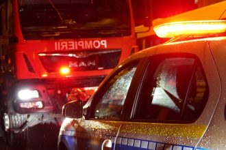 s a baricadat intr o camera impreuna cu cei doi copii minori de frica sotului care stropea prin casa cu motorina si ameninta ca da foc 6859cca54ba7e