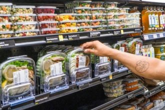 salatele gata preparate din supermarketuri contaminate cu un parazit extrem de periculos 6853da2e562b9