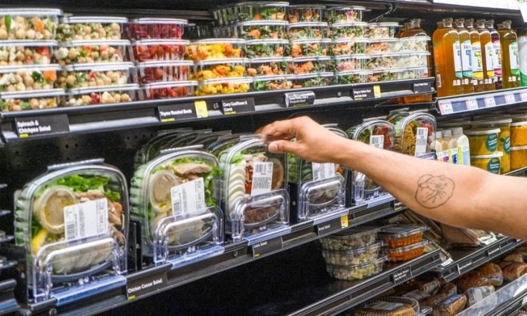 salatele gata preparate din supermarketuri contaminate cu un parazit extrem de periculos 6853da2e562b9