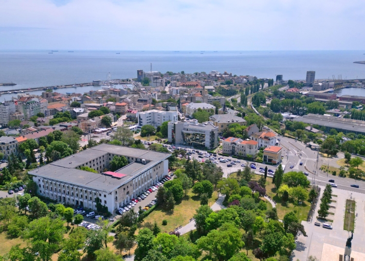 terenul de pe bulevardul tomis 96 scos la licitatie cladirea clubului snc acopera peste 90 din suprafata 685e41d9c7619