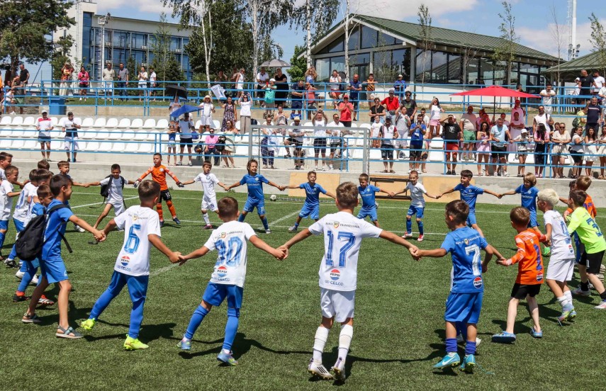 trei medalii pentru academia hagi in ultimele trei categorii ale trofeului iosif bukossi galerie foto 686258953e57f