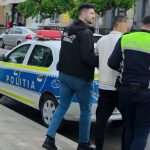 un cunoscut hot care a actionat si in buzau s a apucat sa fure si de la vecini l a dat de gol gletul care a curs din sac 685dbd9f2354f