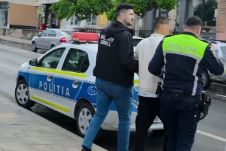 un cunoscut hot care a actionat si in buzau s a apucat sa fure si de la vecini l a dat de gol gletul care a curs din sac 685dbd9f2354f