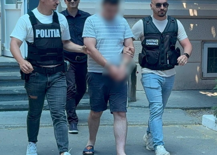 video acest constantean a postat poze indecente cu sotia sa pentru a o face sa se intoarca la el apoi si a distrus bratara electronica 685e88452550c