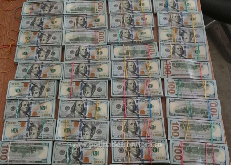video sot si sotie ucraineni prinsi cu 1 400 000 de dolari ascunsi pe corp 684e91d6803ed