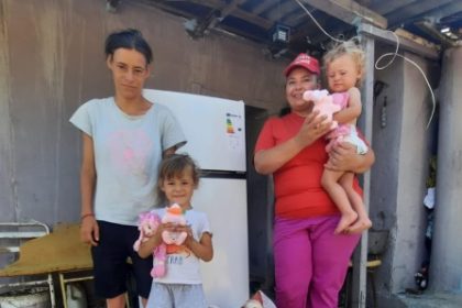 voluntarii asociatiei suflete deschise alaturi de arimex comexim 2002 srl sprijin pentru familii 685d4f21d90bb