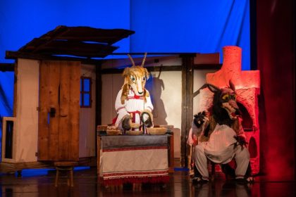capra cu trei iezi la teatrul calutul de mare din constanta un spectacol de neratat pentru cei mici 686a9f49181c4