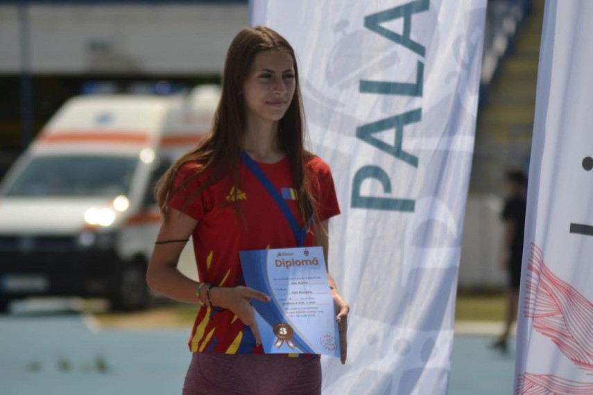 dupa ce a luat 950 la evaluarea nationala atleta karina gal a urcat pe podium la cupa atletis junior galerie foto 686d138f6bce7