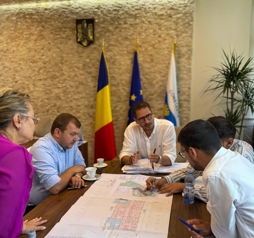 foto viceprimarul costin rasauteanu in scurt timp incepem lucrarile la spitalul clinic de boli infectioase 686d2a7f876f6