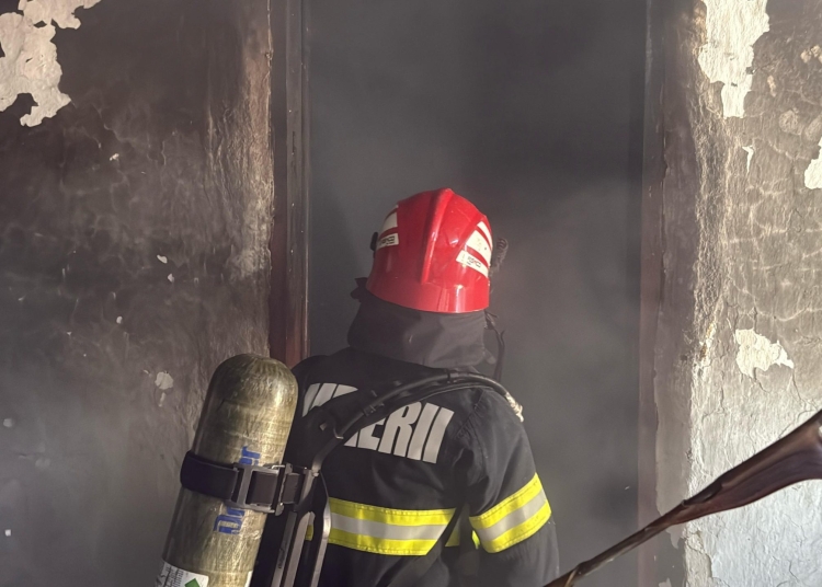 incendiu intr o bucatarie improvizata pe balcon in zona palas doi barbati raniti trei garsoniere afectate de fum 686303a332ad8