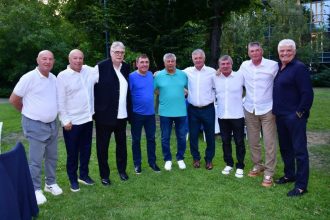 mircea lucescu la 80 de ani oficiali de la farul constanta printre invitatii de la ziua de nastere a selectionerului romaniei galerie foto 6888775e82b4e