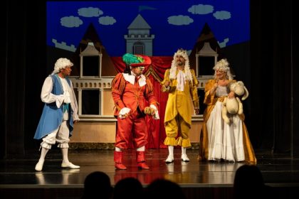 motanul incaltat va asteapta duminica la teatrul calutul de mare constanta 6870ffec07c2e