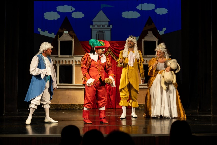 motanul incaltat va asteapta duminica la teatrul calutul de mare constanta 6870ffec07c2e