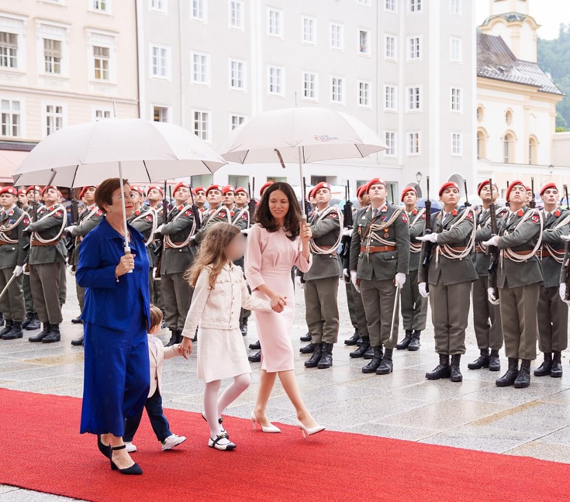 prima doamna a romaniei mirabela gradinaru a purtat o rochie semnata de andreea raicu la vizita oficiala din austria 6887ca985eeb8