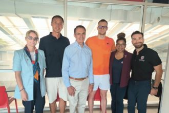 primarului orasului fort lauderdale sua in vizita la constanta si la atena sport club galerie foto 686f7ada0af47