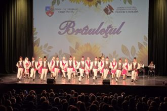 spectacolul brauletul si invitatii un adevarat succes ne am dorit o seara de suflet foto video p 6878bb0fbd03b