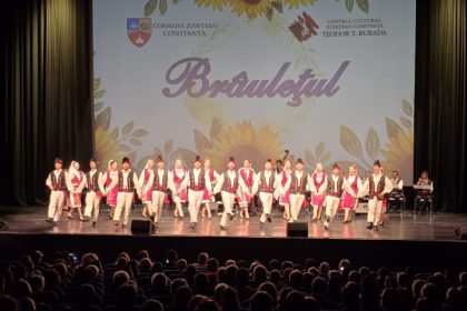 spectacolul brauletul si invitatii un adevarat succes ne am dorit o seara de suflet foto video p 6878bb0fbd03b
