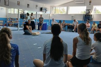 un specialist in medicina de urgenta a oferit lectii de prim ajutor la clubul sportiv farul constanta galerie foto 6885d63025639