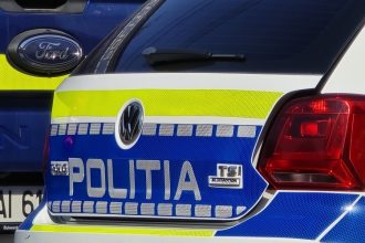 accident pe a2 un autoturism a intrat in parapet soferul a fost ranit 68a80e963dbee