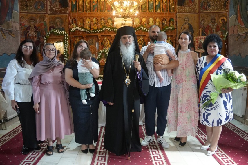botez social la cumpana lumina si inceput de drum pentru doi copii la hramul bisericii adormirea maicii domnului 689f2465b571d