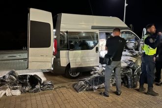 bunuri in valoare de peste 1 milion de euro susceptibile a fi contrafacute descoperite de politistii de frontiera din cadrul garzii de coasta 68ac37ef7ed6a