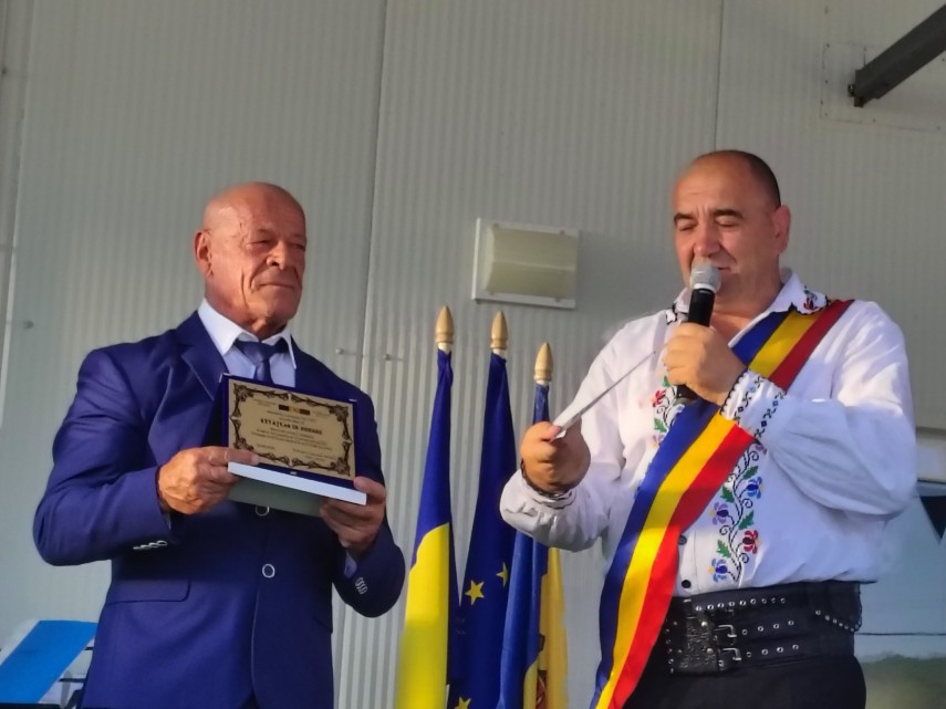 celebrul culturist vasile serban a devenit cetatean de onoare al comunei miclesti e o onoare pentru mine galerie foto video 68999cbfde2af