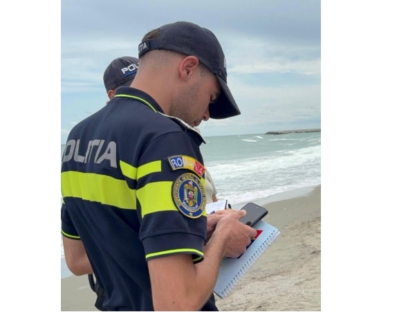 eforie politia si jandarmii au aplicat amenzi de peste 10 000 de lei pentru comert ilegal pe plaja 68b2de8bc849a