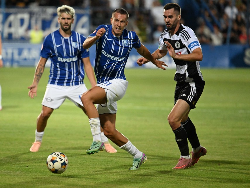 farul constanta este invinsa de u cluj pe teren propriu avantajul numeric nu s a vazut pe tabela 68a419781d7cc