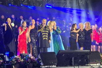 galerie foto prima zi a festivalului de la mamaia o adevarata sarbatoare la mal de mare florin mitroi de peste 60 de ani acest festival aduce bucurie si mandrie romanilor 68aafe4257481