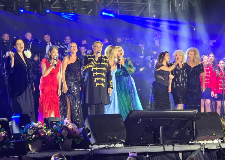 galerie foto prima zi a festivalului de la mamaia o adevarata sarbatoare la mal de mare florin mitroi de peste 60 de ani acest festival aduce bucurie si mandrie romanilor 68aafe4257481