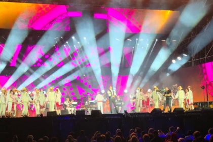 impreuna prin cantec prima seara a festivalului national al cantecului si dansului popular romanesc mamaia 68b03e04a26a4