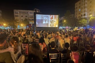 magia filmului s a mutat in piateta parcului central din navodari 68b33e9c0ba58