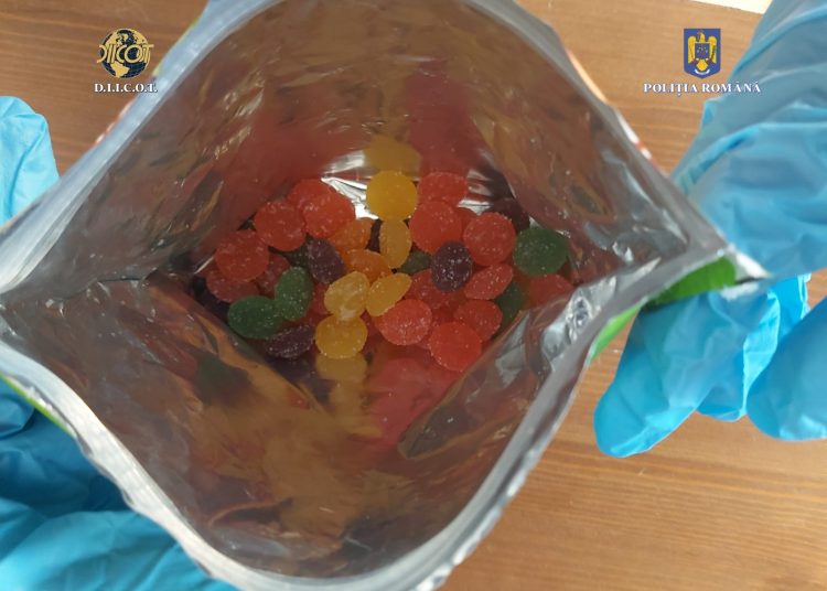 magistratii au decis sa inceapa judecata in cazul barbatului care a adus jeleuri cu canabis la un eveniment din constanta si o fetita a ajuns la spital 68a7a6cda3649