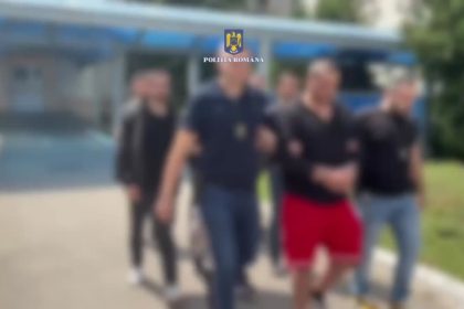 mai multi urmariti international printre care si un violator din constanta adusi in tara de politia romana se ascundeau in germania italia si anglia 68a980f30a99d